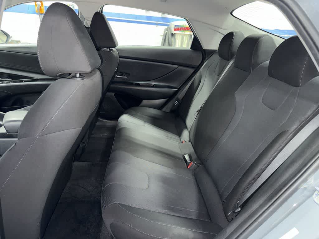 2022 Hyundai Elantra SE