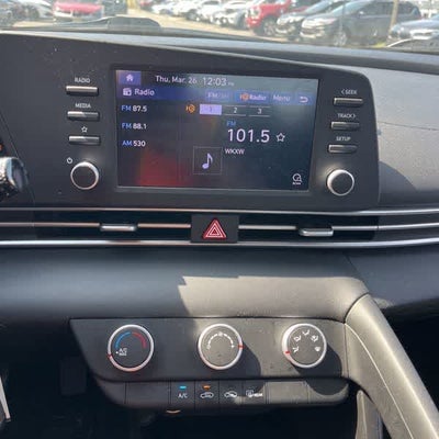 2022 Hyundai Elantra SE