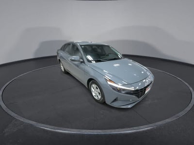 2022 Hyundai Elantra SE