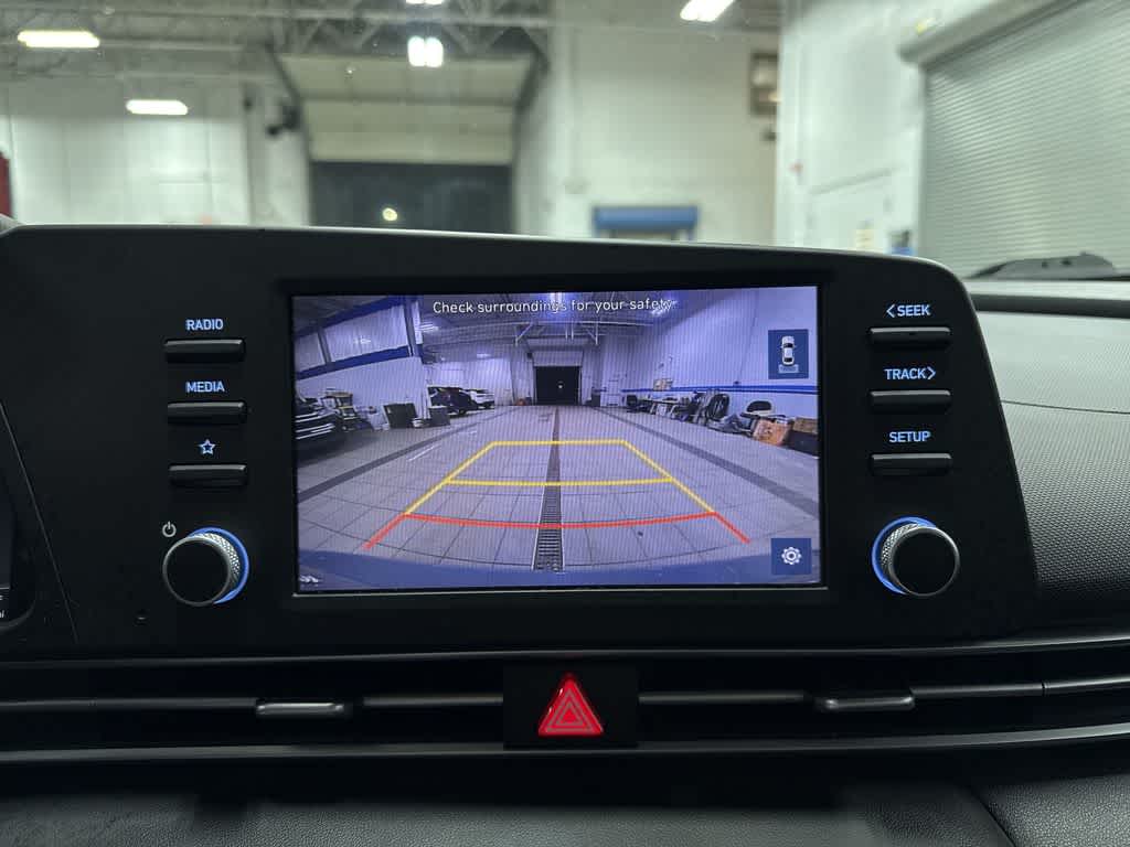 2022 Hyundai Elantra SE