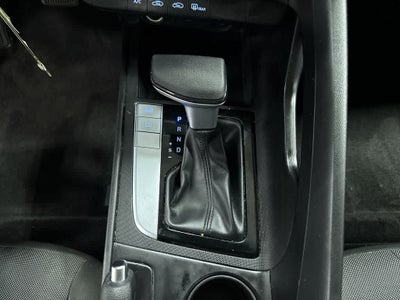 2022 Hyundai Elantra SE