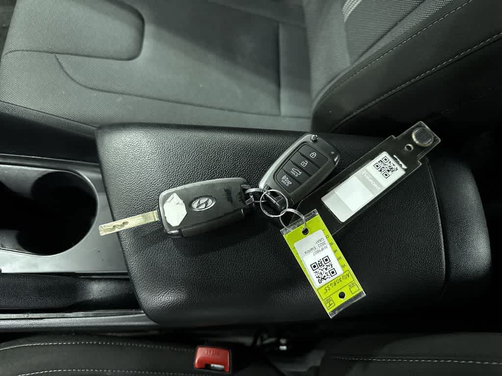 2022 Hyundai Elantra SE