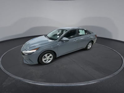 2022 Hyundai Elantra SE