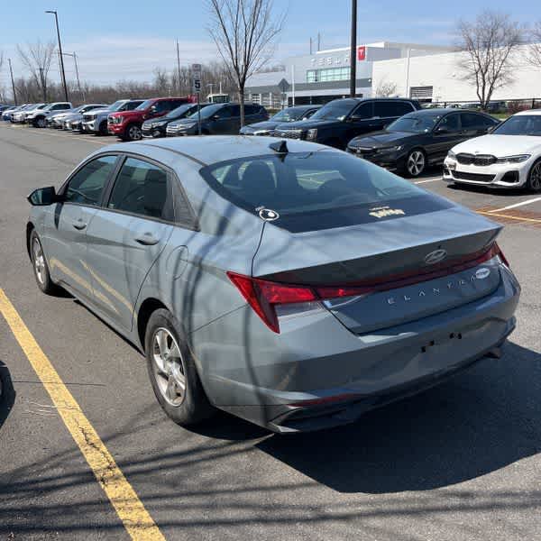 2022 Hyundai Elantra SE