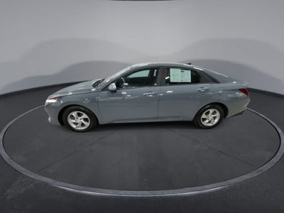 2022 Hyundai Elantra SE