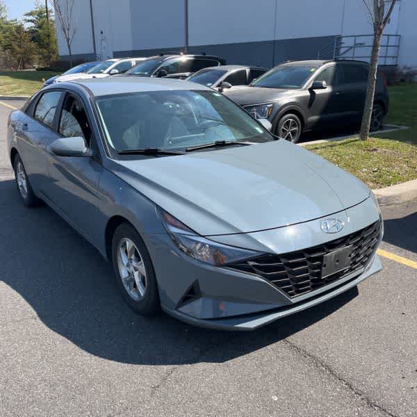 2022 Hyundai Elantra SE