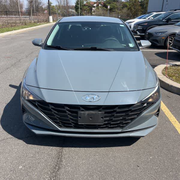 2022 Hyundai Elantra SE
