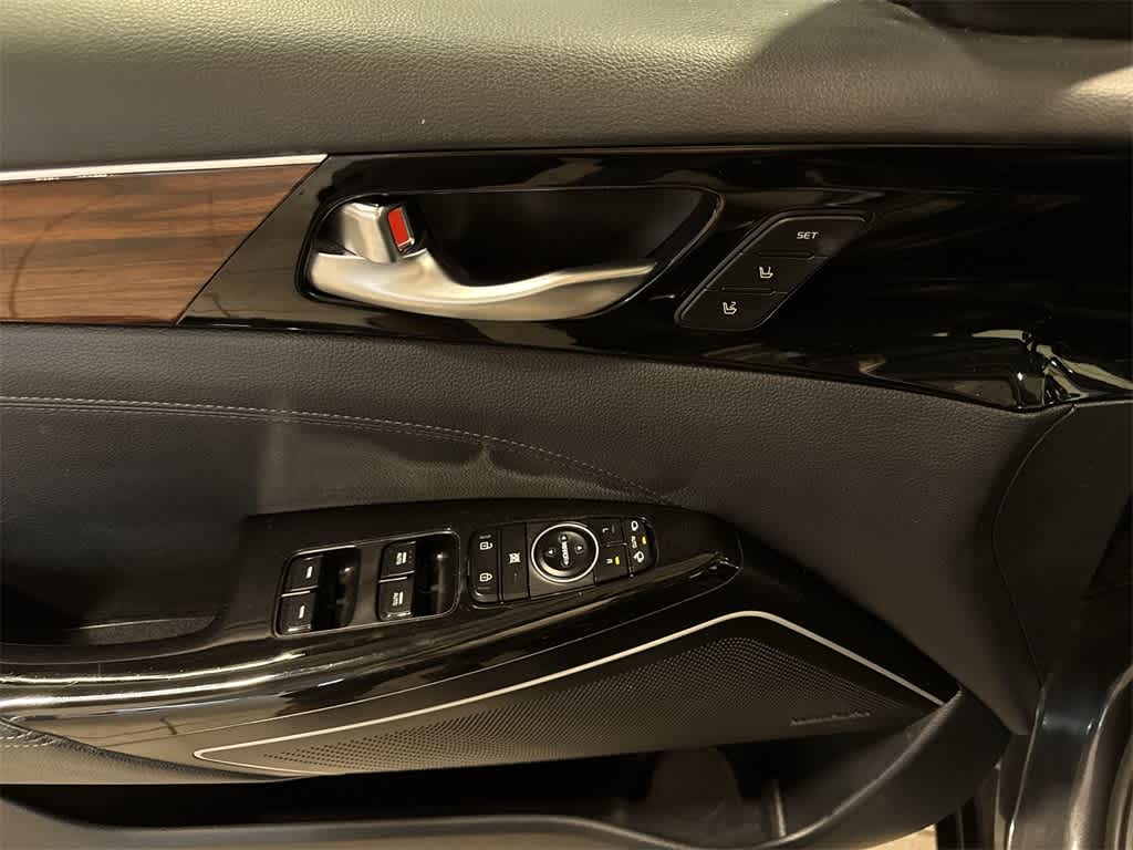 2018 Kia Cadenza Technology