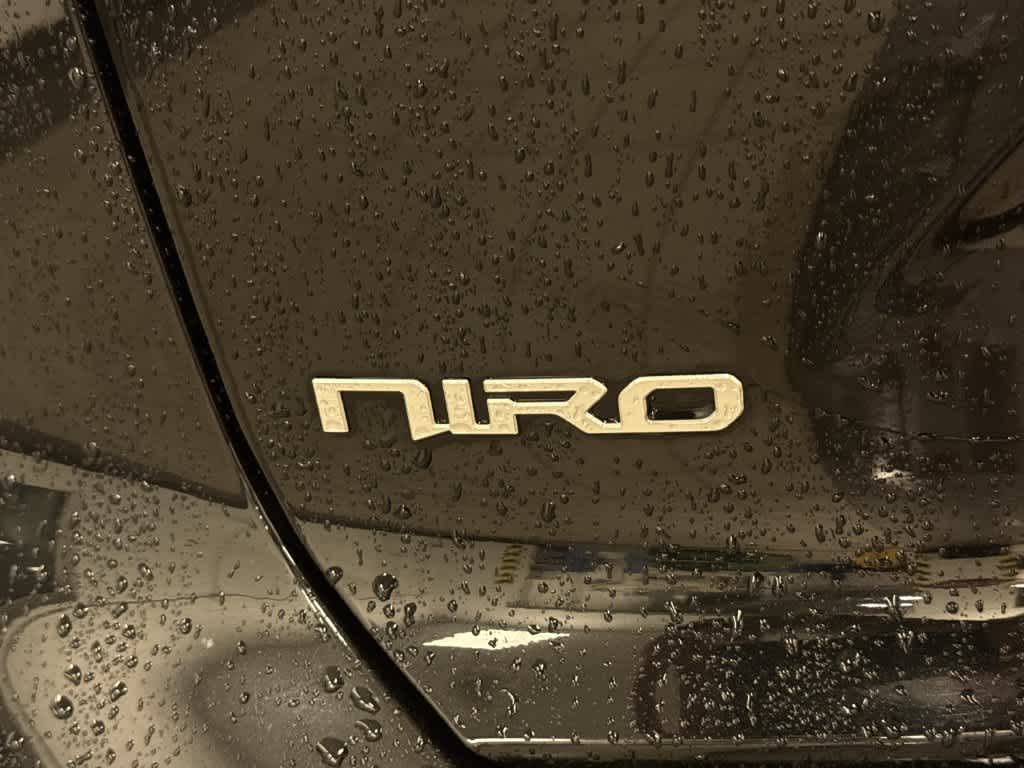2023 Kia Niro LX