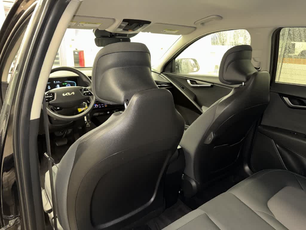 2023 Kia Niro LX