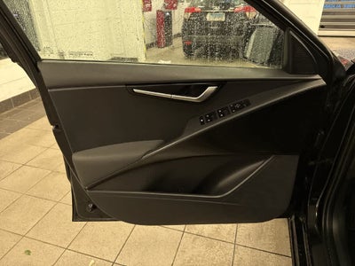 2023 Kia Niro LX