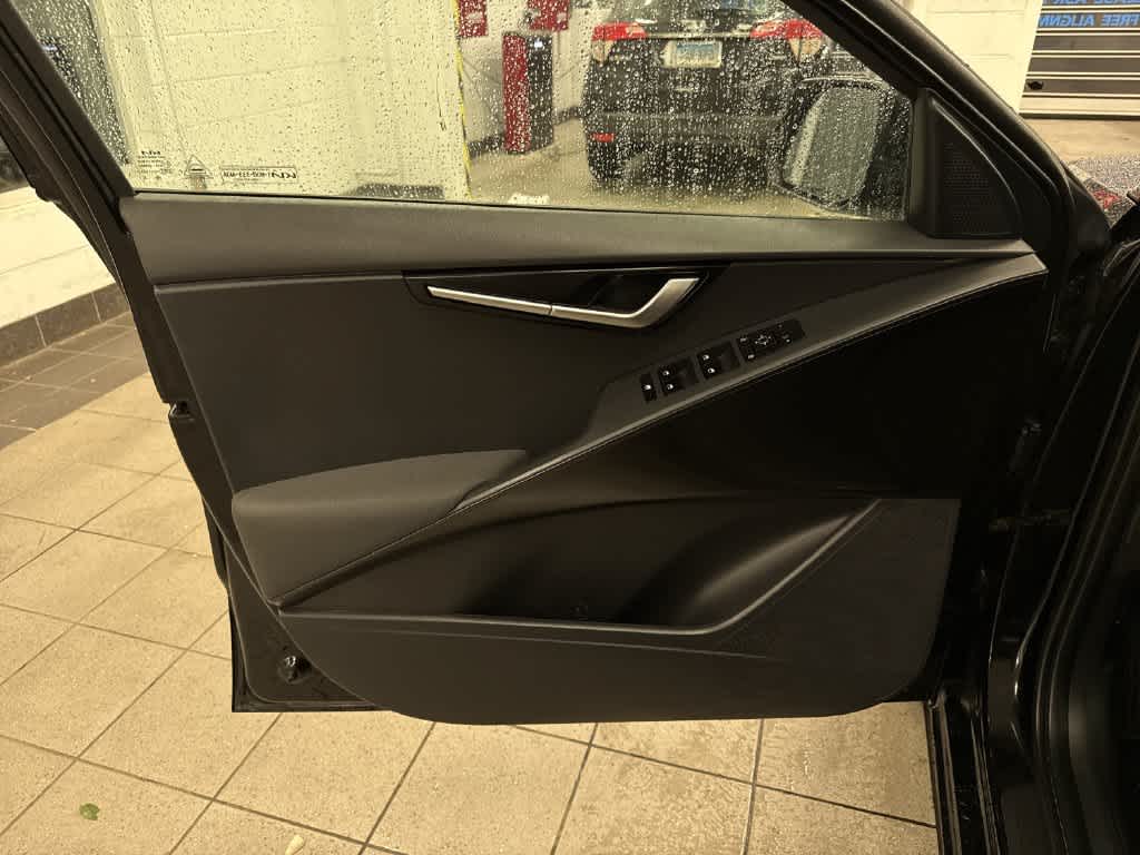 2023 Kia Niro LX
