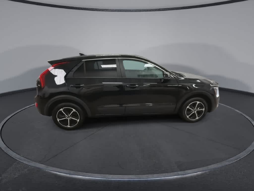 2023 Kia Niro LX