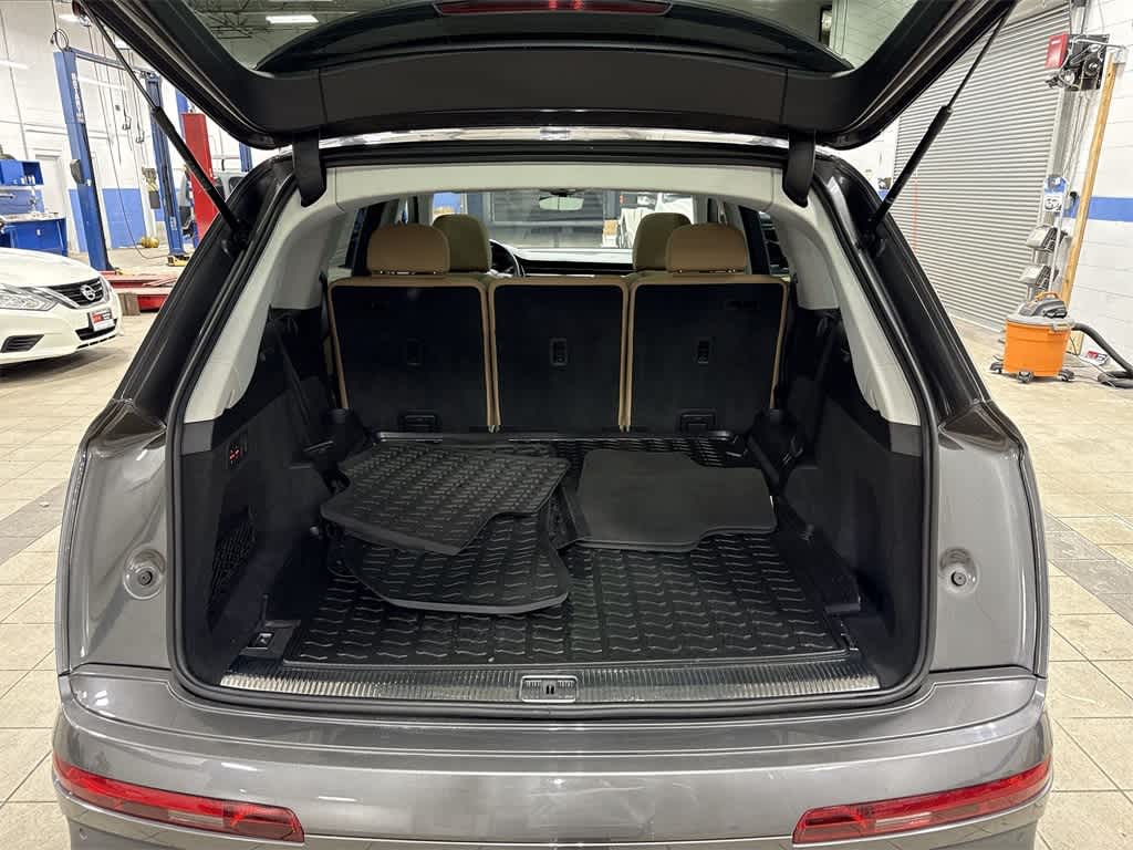 2022 Audi Q7 Premium