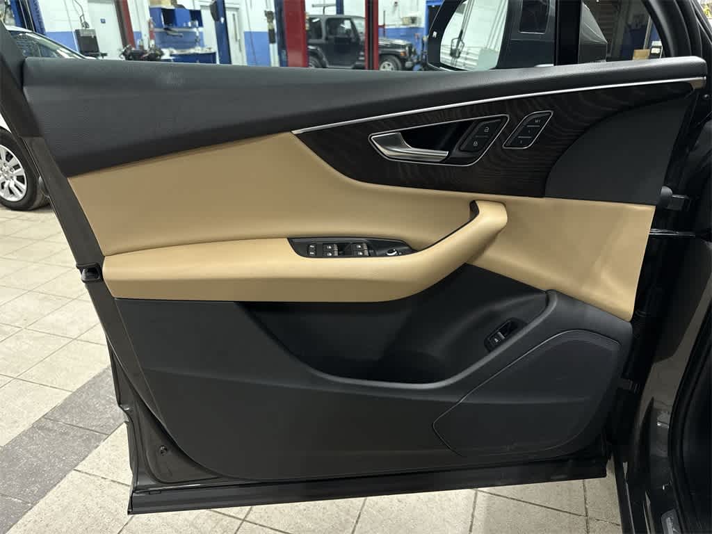 2022 Audi Q7 Premium