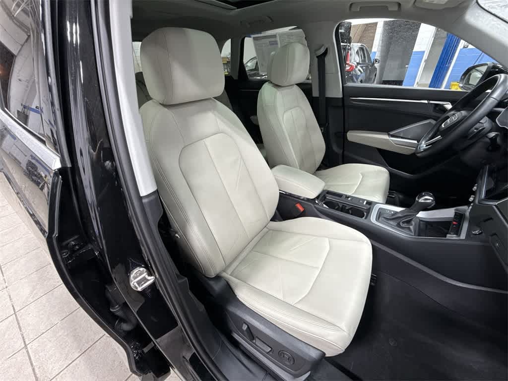 2024 Audi Q3 S line Premium