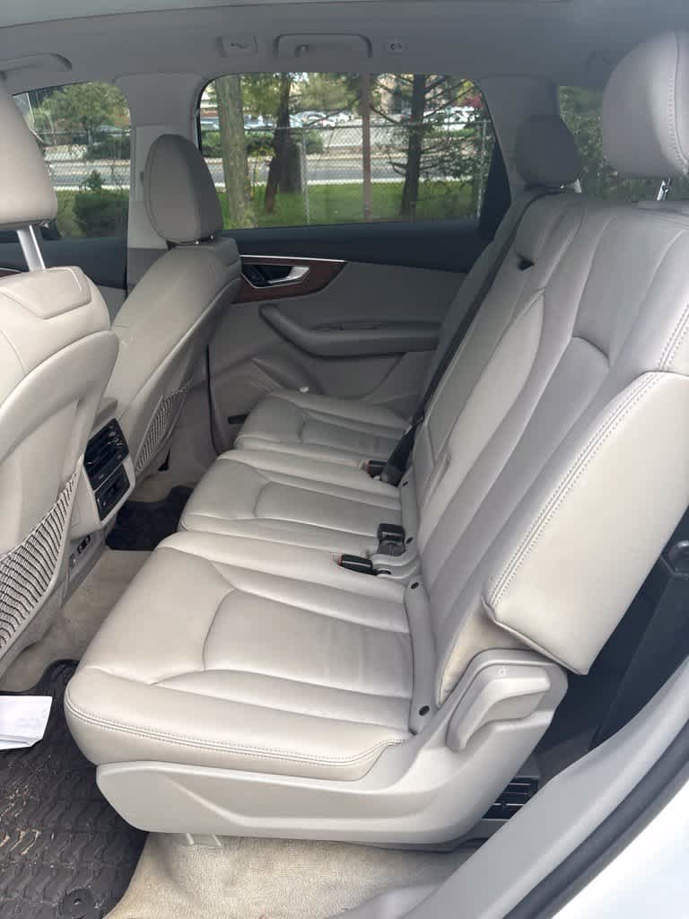 2020 Audi Q7 Premium Plus