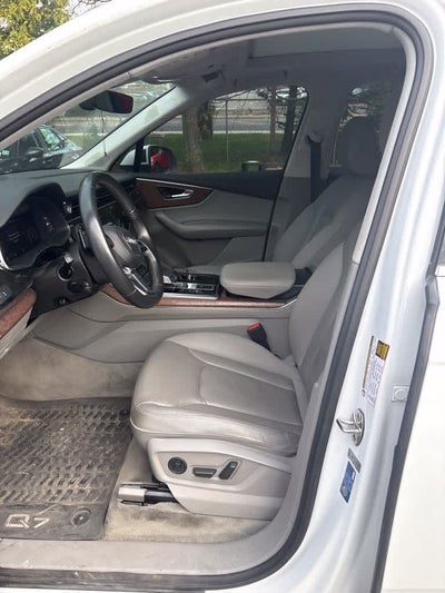 2020 Audi Q7 Premium Plus