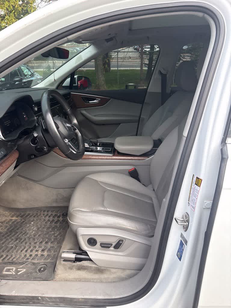 2020 Audi Q7 Premium Plus