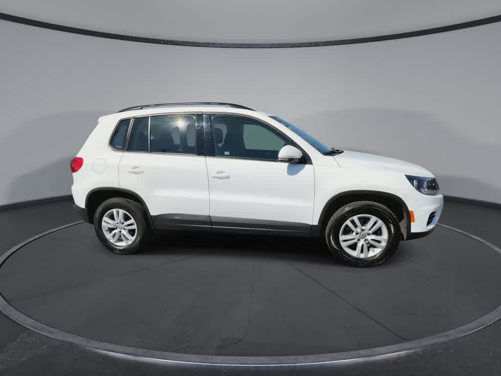2016 Volkswagen Tiguan S