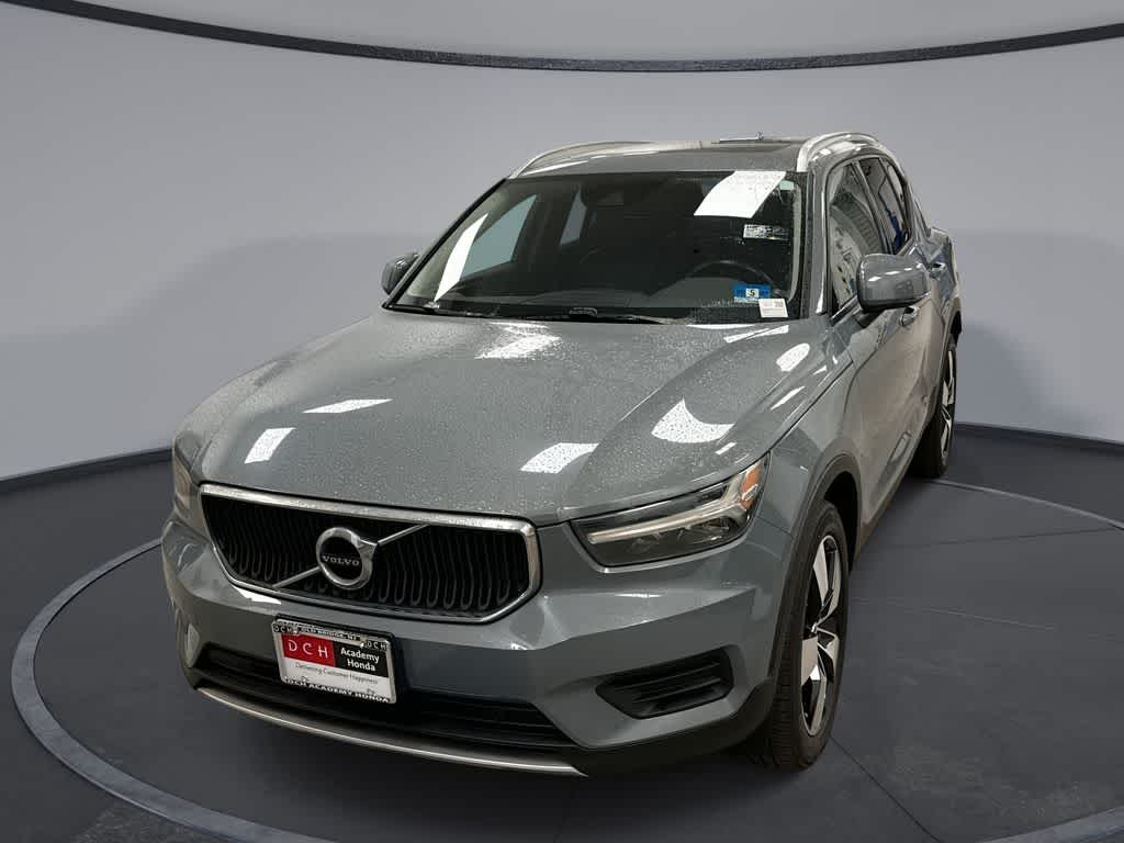 2020 Volvo XC40 Momentum