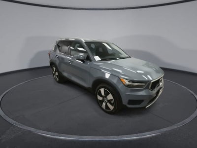 2020 Volvo XC40 Momentum