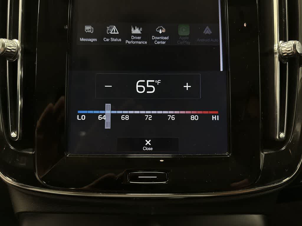 2020 Volvo XC40 Momentum