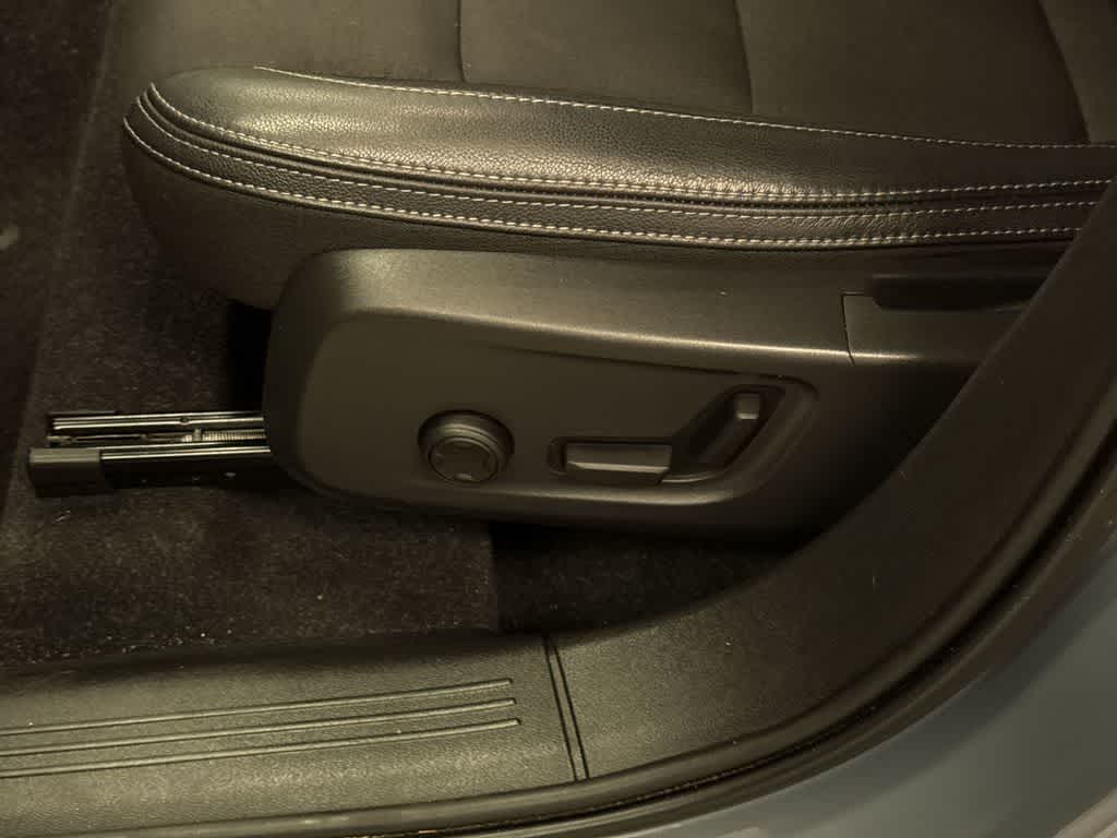 2020 Volvo XC40 Momentum