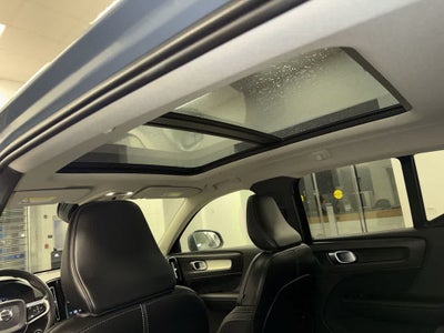 2020 Volvo XC40 Momentum