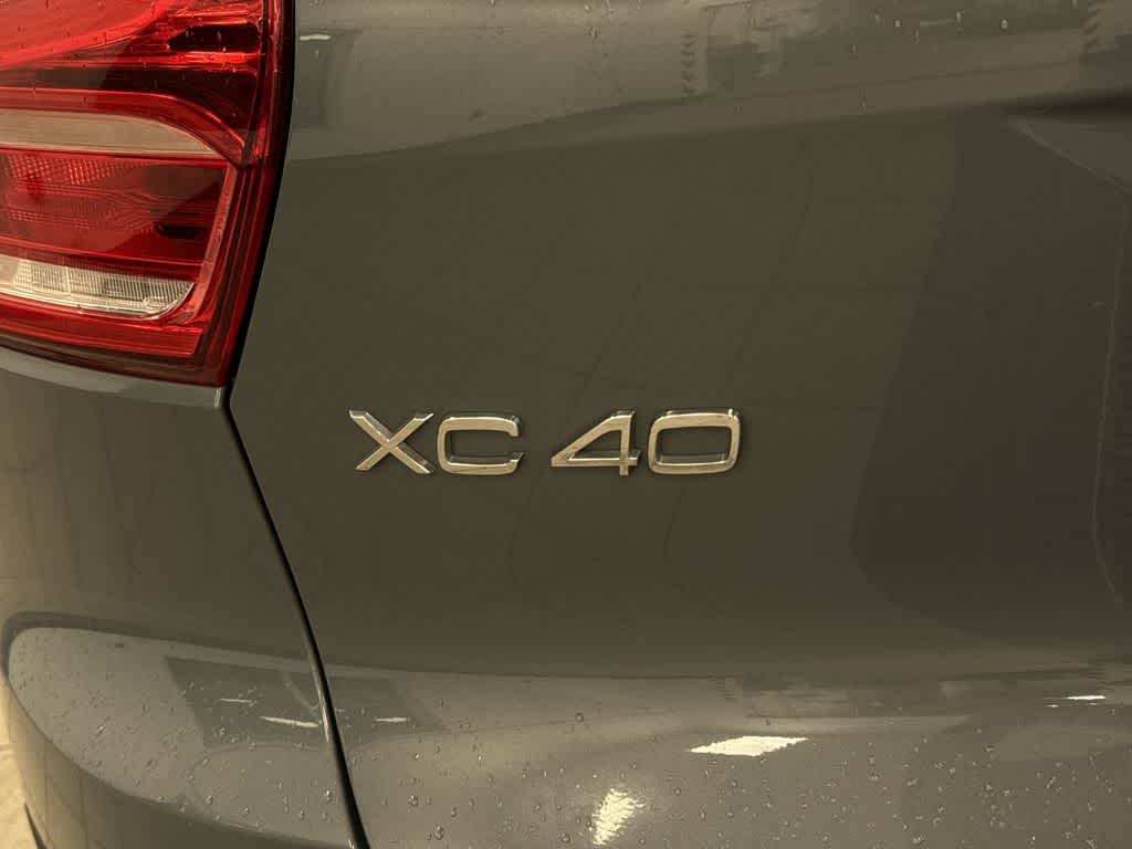 2020 Volvo XC40 Momentum