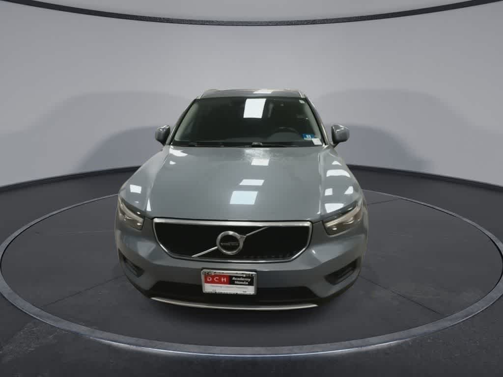 2020 Volvo XC40 Momentum