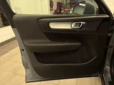2020 Volvo XC40 Momentum