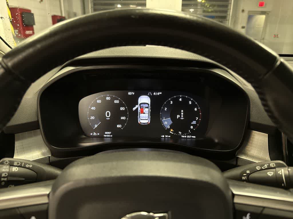 2020 Volvo XC40 Momentum