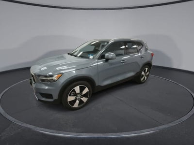 2020 Volvo XC40 Momentum