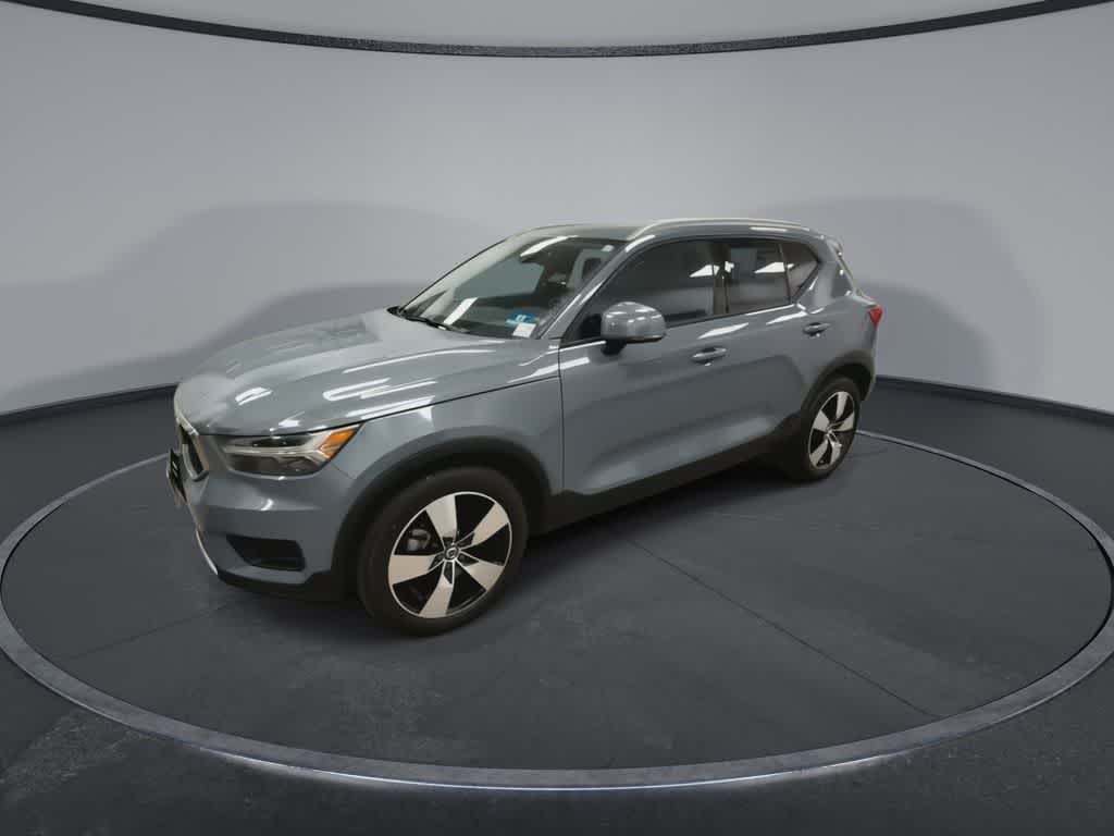 2020 Volvo XC40 Momentum