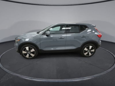 2020 Volvo XC40 Momentum