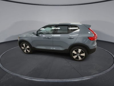 2020 Volvo XC40 Momentum