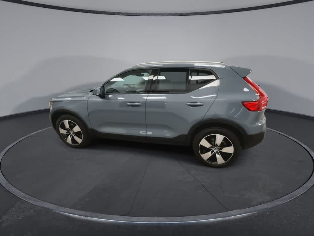 2020 Volvo XC40 Momentum