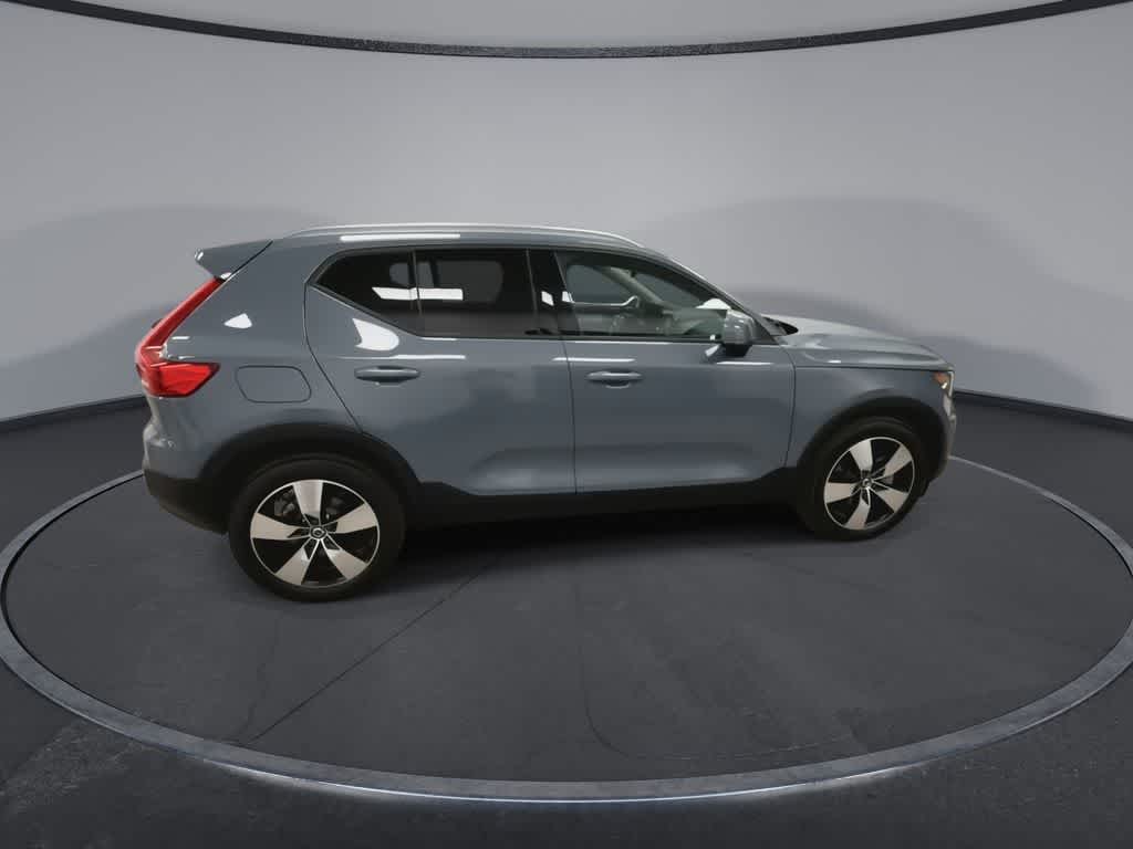 2020 Volvo XC40 Momentum