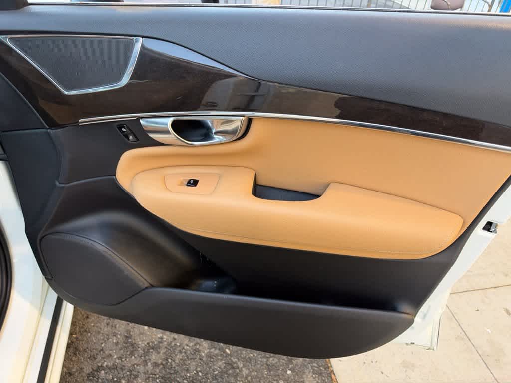 2018 Volvo XC90 Momentum