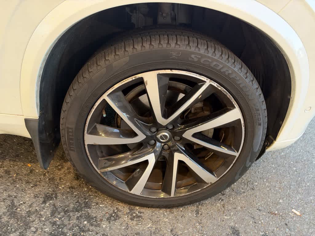 2018 Volvo XC90 Momentum
