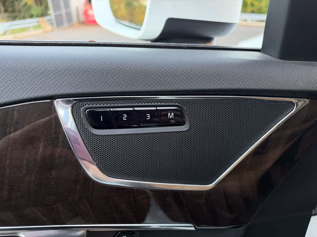 2018 Volvo XC90 Momentum