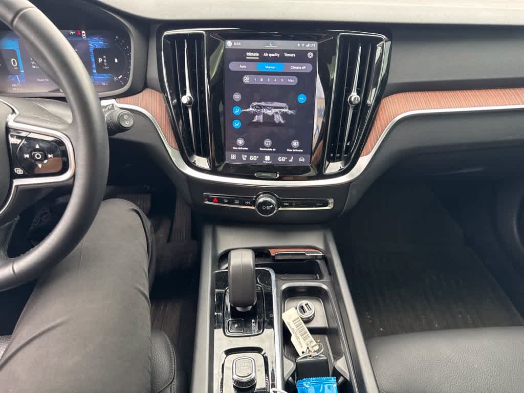 2025 Volvo V60 Cross Country Plus