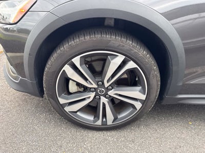 2025 Volvo V60 Cross Country Plus