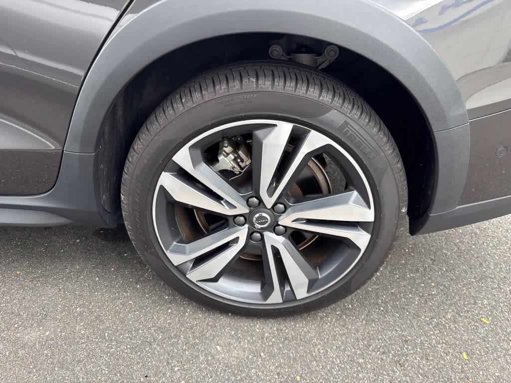 2025 Volvo V60 Cross Country Plus