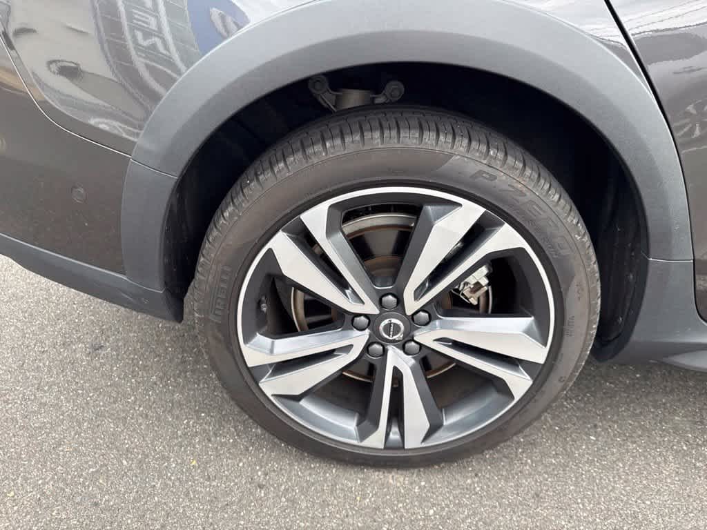 2025 Volvo V60 Cross Country Plus