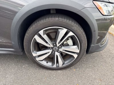 2025 Volvo V60 Cross Country Plus